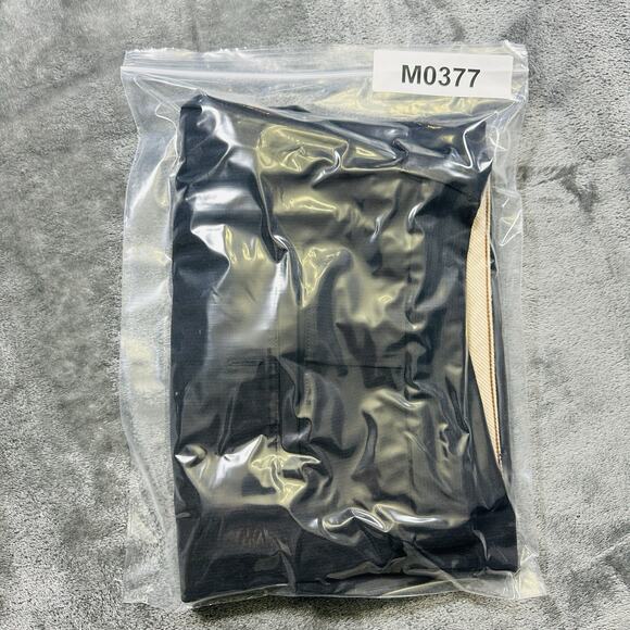 Tommy Bahama Shorts Men’s 35‎ Black Pleated Silk Preppy Business Casual Golf - Picture 8 of 8